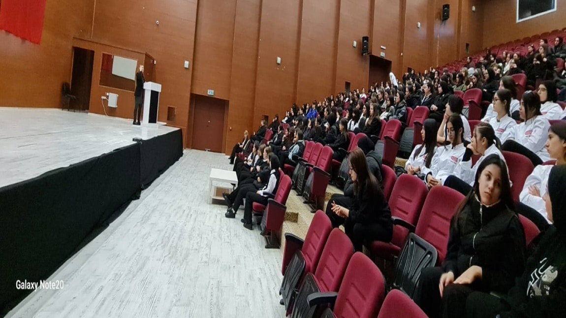 Bursa Barosu Çocuk Hakları Birimi Tarafından Öğrencilerimize Bir Seminer  Verildi